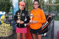 La premiazione Under 12 femminile: da sinistra Sveva Azzurra Pansica e Aurora De Vita