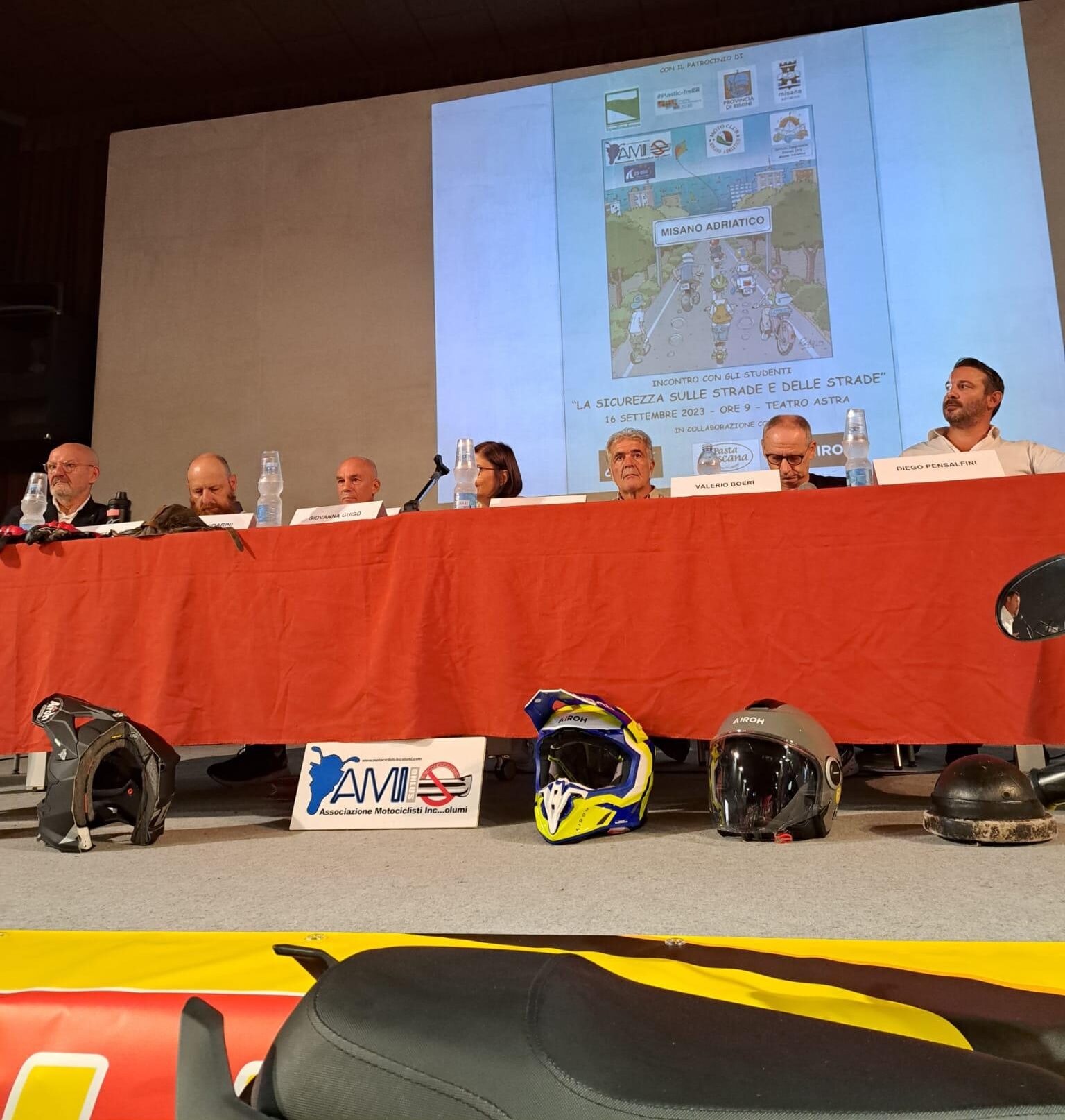 Il tavolo dei relatori all'incontro "La sicurezza sulle strade e delle strade" a Misano