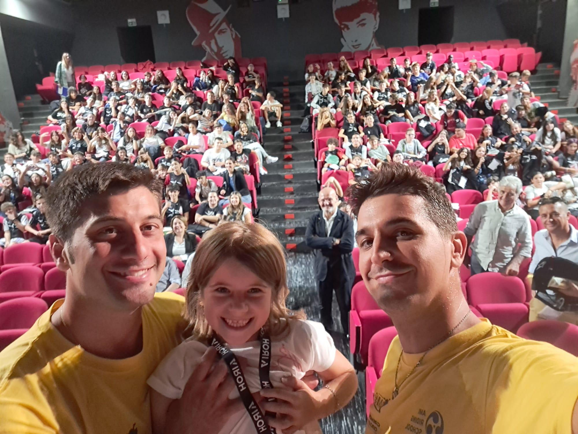 Selfie finale all'incontro "La sicurezza sulle strade e delle strade" a Misano Adriatico