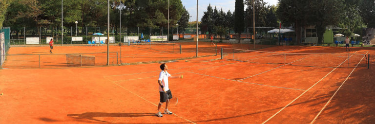 I campi del Circolo Tennis Venustas di Igea Marina