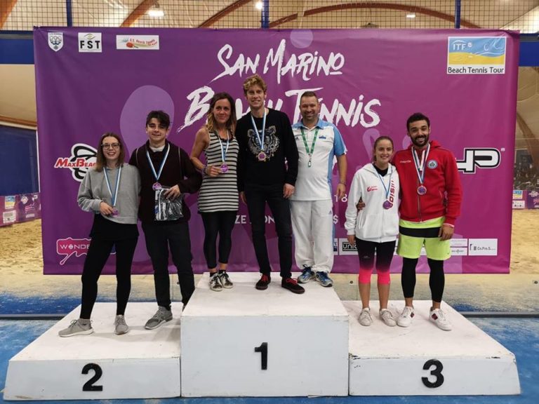 Premiazione doppio misto della Beach Tennis Master Cup