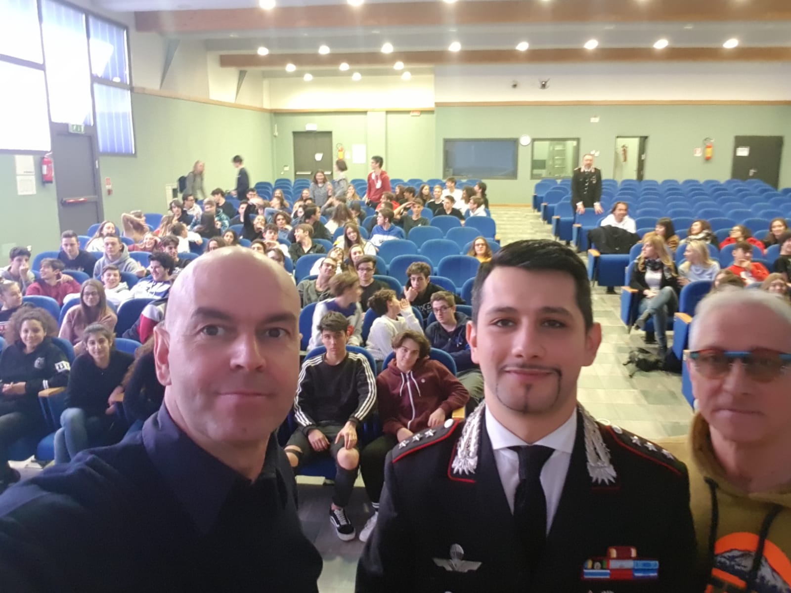 Il maestro Fabrizio Serafini insegna cultura sportiva agli studenti dello Scientifico