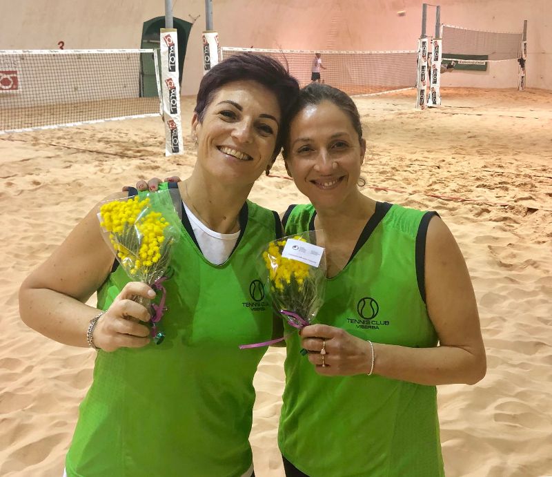 Beach tennis Viserba femminile: un terzetto al comando, Zannoni-Albini agganciano al vertice Olivi-Macrelli e Cicchetti-Cacchi
