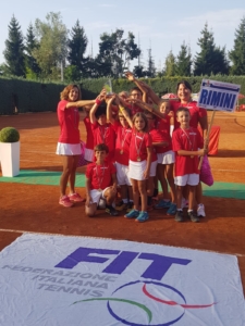 La squadra di Rimini con il trofeo per il 2° posto in Coppa delle Province 