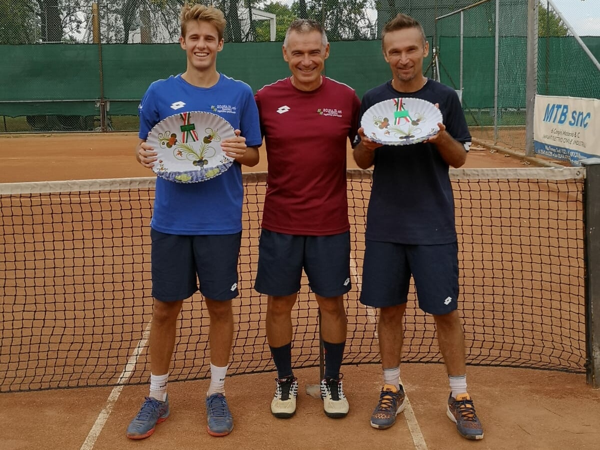 Matteo Trasforini vince il derby su Moreno Menghetti e conquista il 3ª di Sport in Riviera al Marina