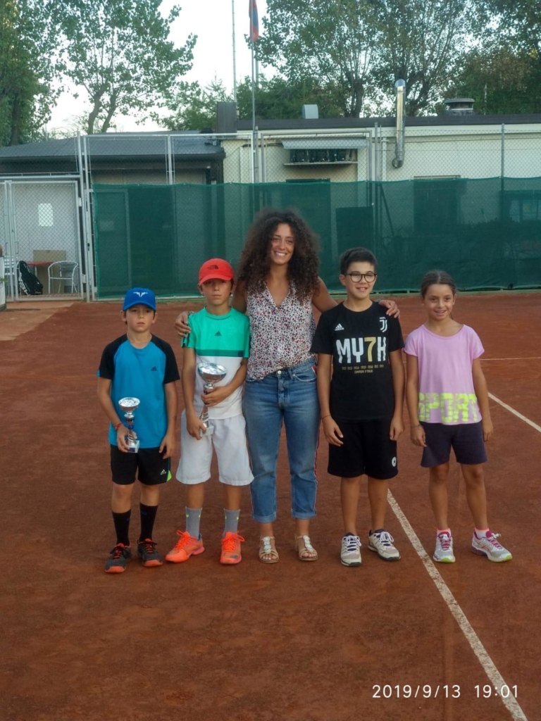 Circolo Tennis Rimini: Veronica Vandi con i fratelli Muratori ed i loro compagni di allenamento