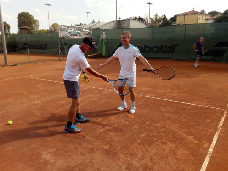 Marco Bonitta a lezione di tennis da Patricio Remondegui
