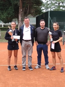 La premiazione di Giada Monducci e Veronica Maria Granciu a Brisighella