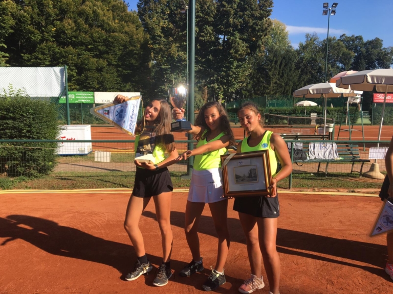 Premiazione squadra Under 14 femminile del Villa Carpena Forlì