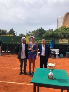 La premiazione di Nicole Fossa Huergo a Cagliari