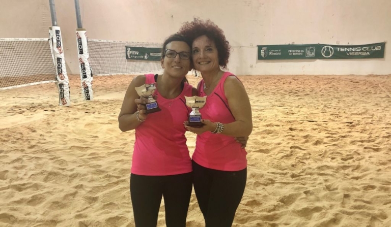 Beach Tennis Viserba: le vincitrici Gloria Mazzotti e Stefania Toracci