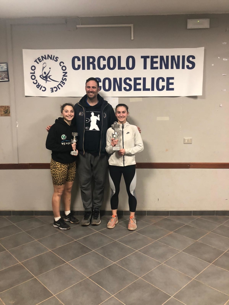 Tennis Club Conselice: il maestro Luis Caballer premia il singolare femminile