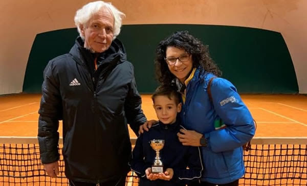 Uno dei giovani allievi della Scuola Federale San Marino con i tecnici