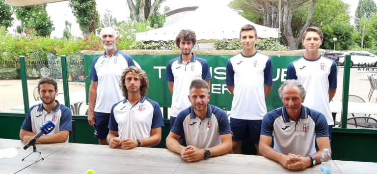 Tennis Club Viserba: la squadra di A2 con i maestri Marco Mazza e Luca Gasparini