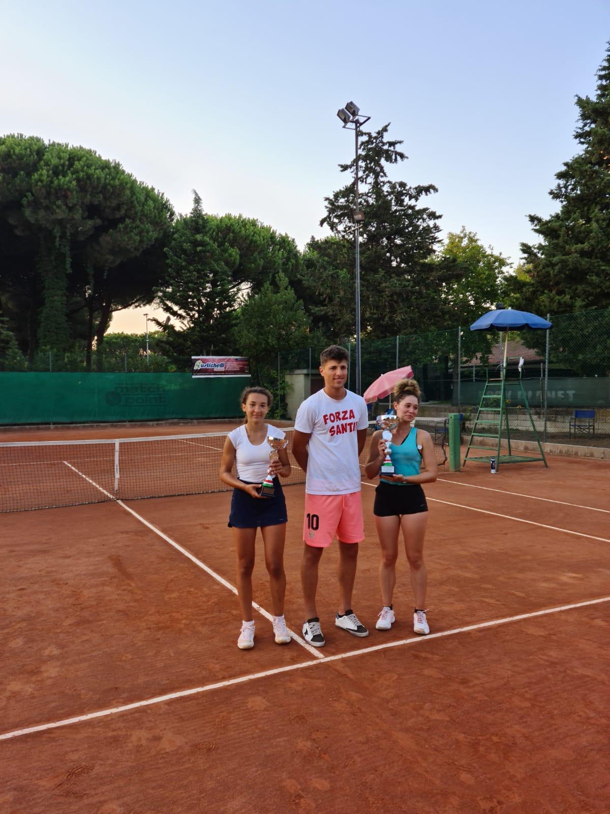 Chiara Sasdelli regina del Ten Pinarella, nel maschile finale Caporali-Bellarmino