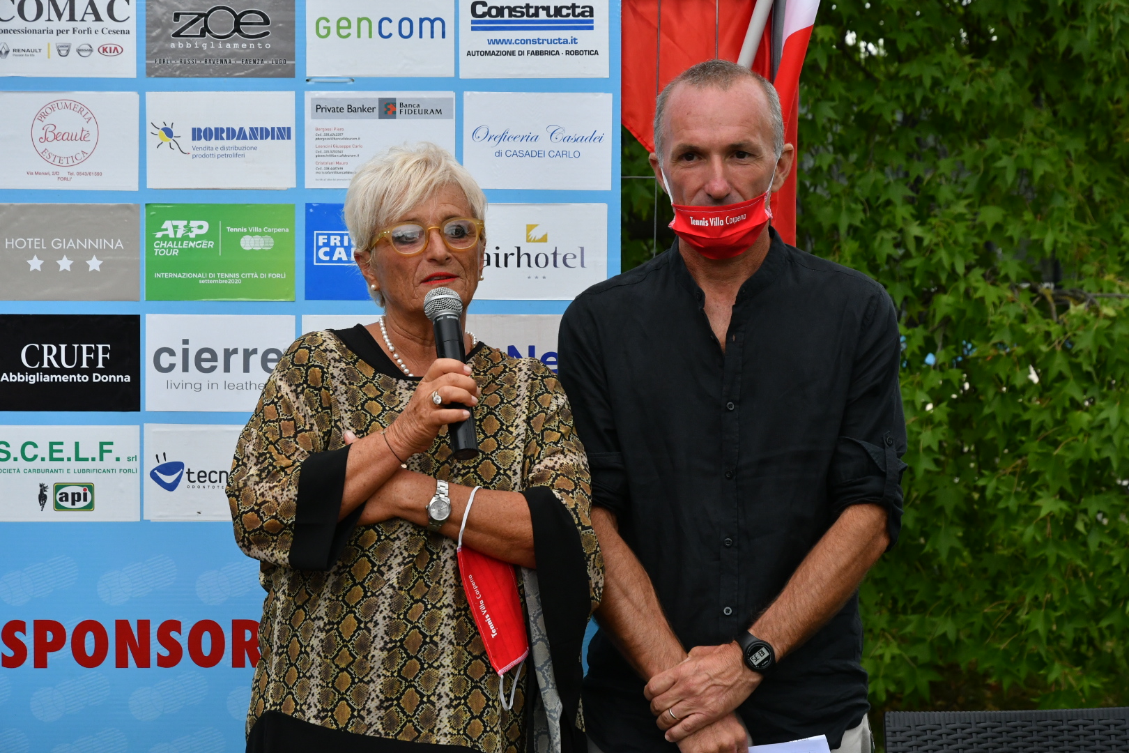 Angela Bonoli, presidente del Villa Carpena, con il maestro Alberto Casadei