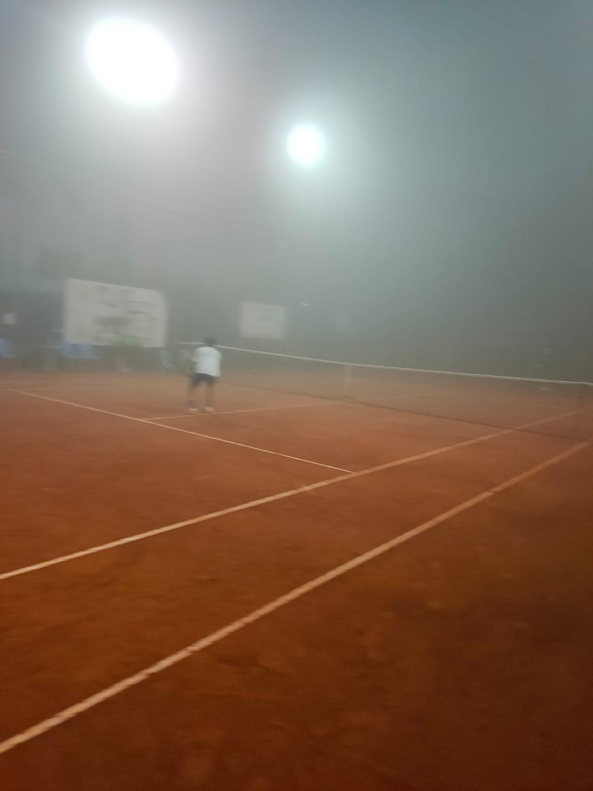 tennis nella nebbia al Venustas di Igea Marina