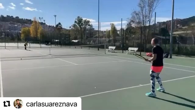 L'allenamento di Carla Suarez Navarro e Sara Errani a Barcellona