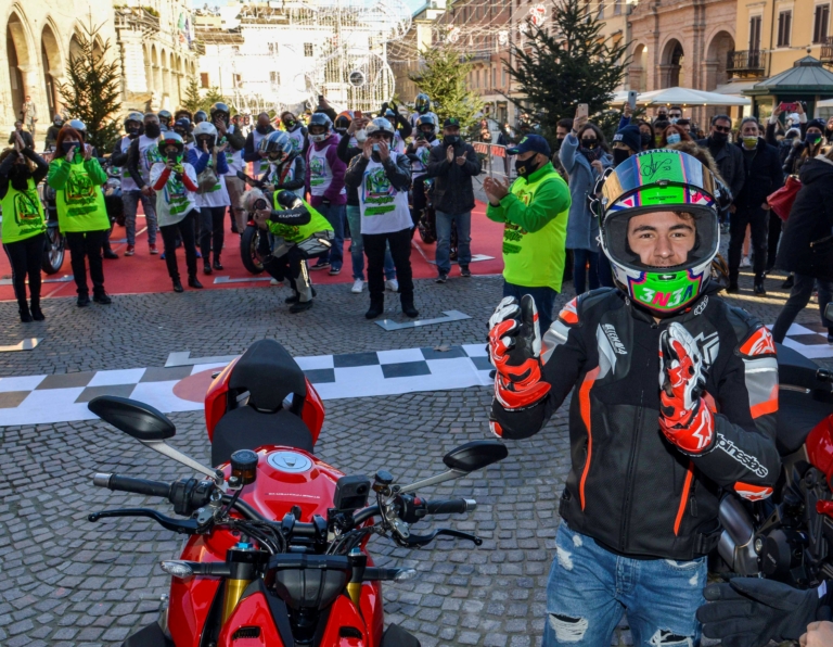 Enea Bastianini festeggiato in piazza Cavour a Rimini