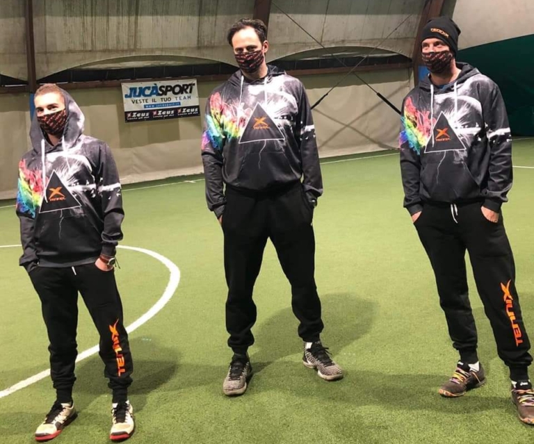 Lorenzo Baldini, Luis Caballer e Mattia Amadori con il nuovo abbigliamento Tennix