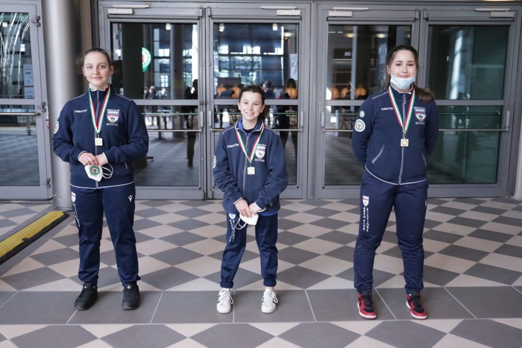 Squadra Ragazze Arco Club Riccione vincitrice del titolo di classe divisione olimpica