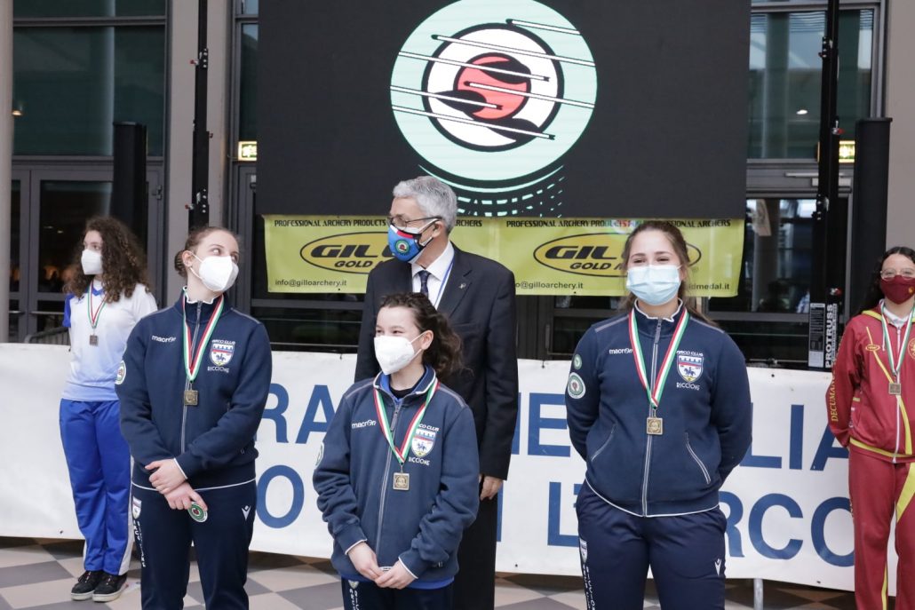 Squadra Ragazze Arco Club Riccione titolo classe divisione olimpica