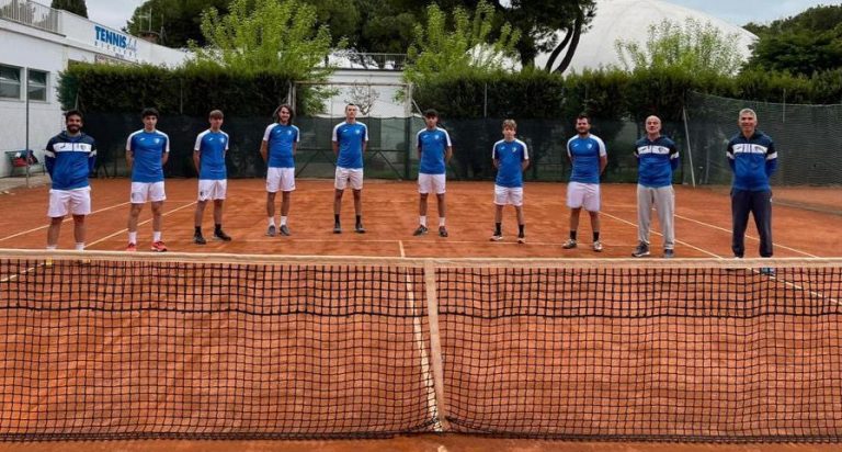 La formazione di serie C maschile del Tennis Club Riccione