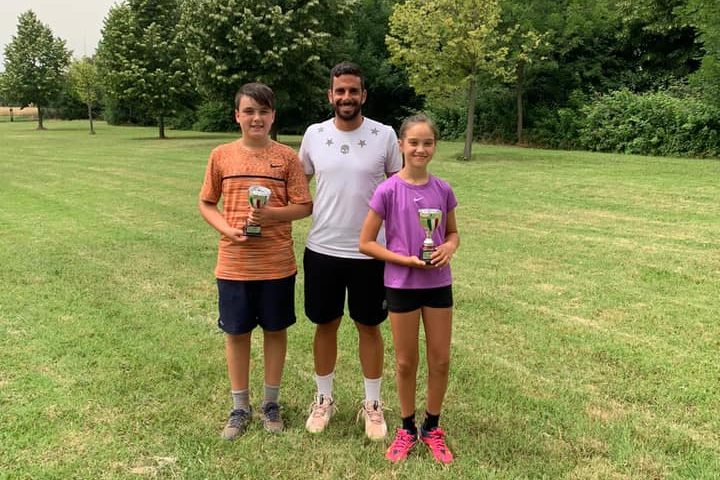 Federico Bacchini e Crystal Aratari con il maestro Giacomo Polidori