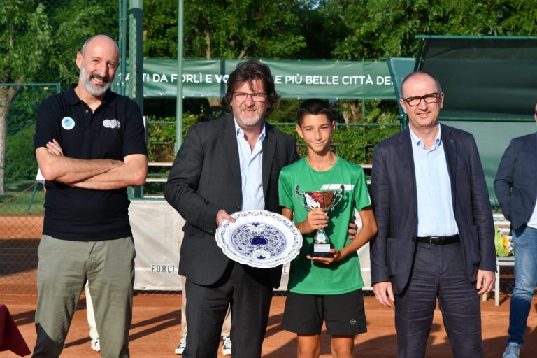 Alessandro Pinzari, Redo e Gaddo Camporesi premiano Marco Meacci