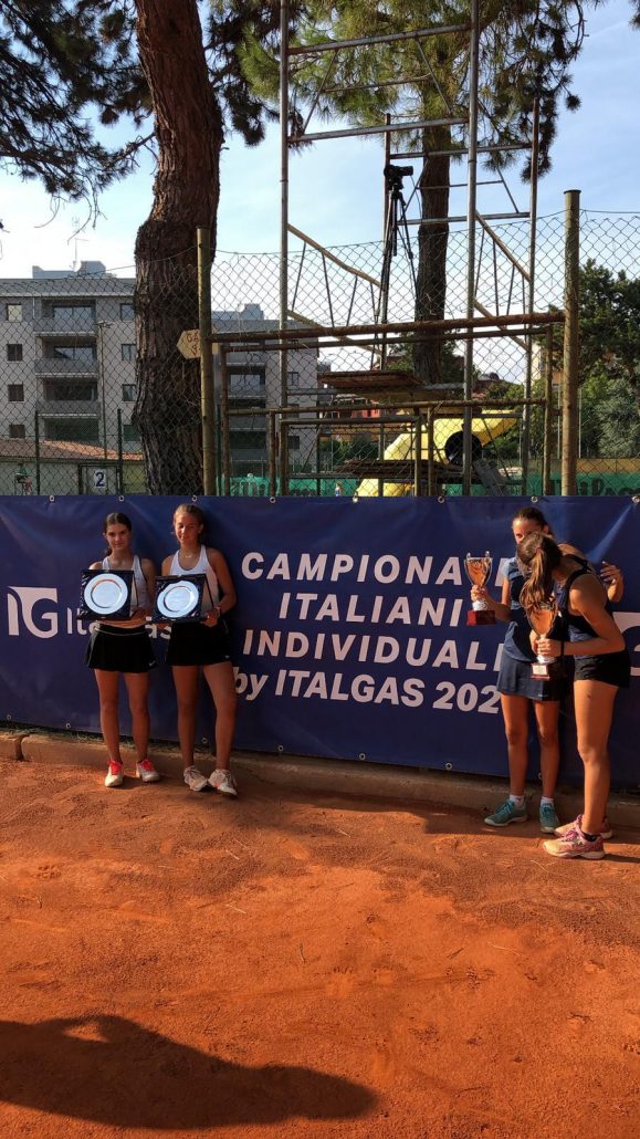 La premiazione del doppio Under 14 femminile