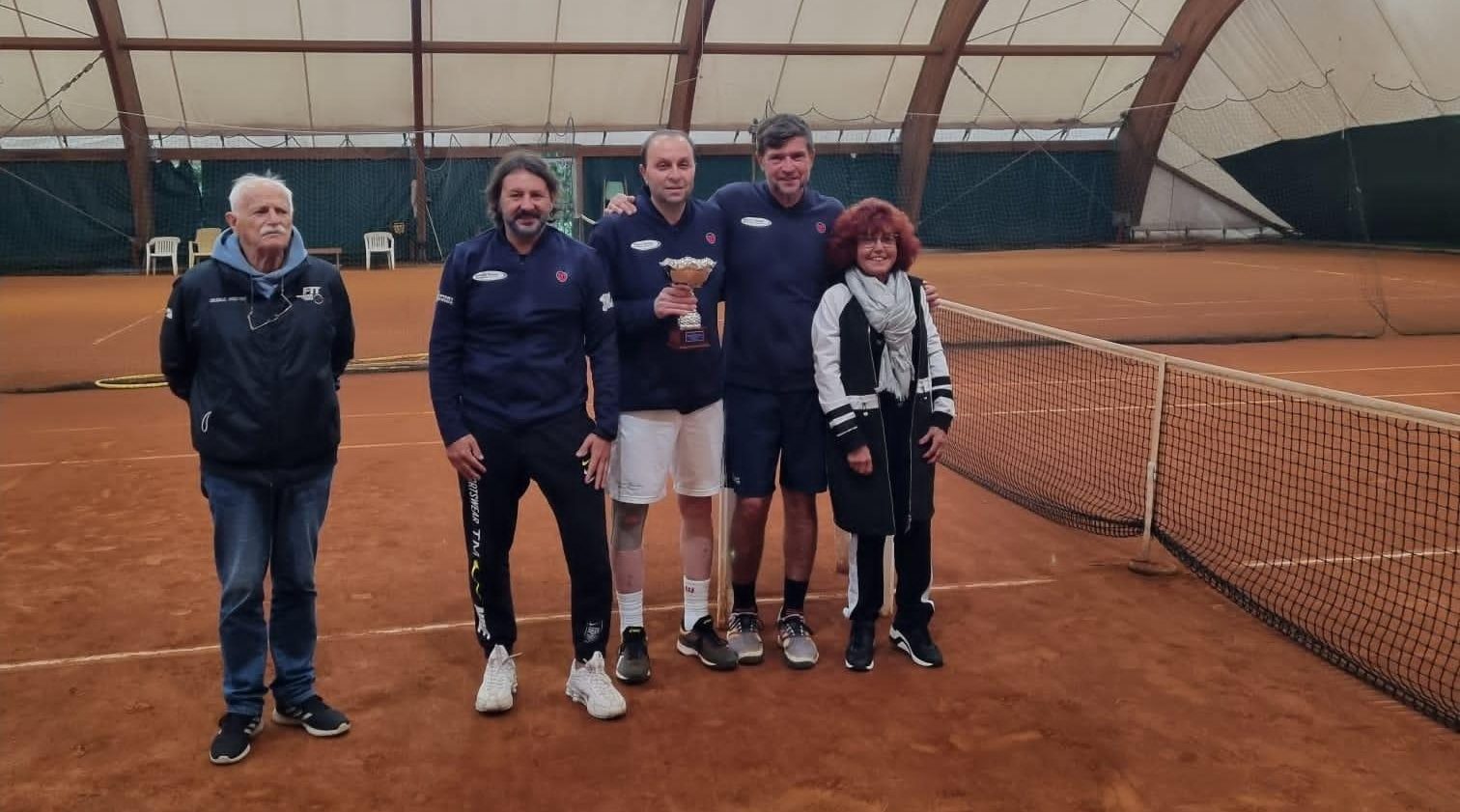 Il Circolo Tennis Cervia batte il Nettuno e conquista il titolo regionale Over 50