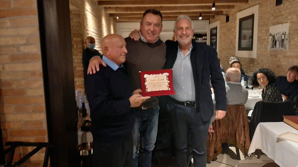 Tomas Smid e Omar Urbinati premiano Candido Sciolti