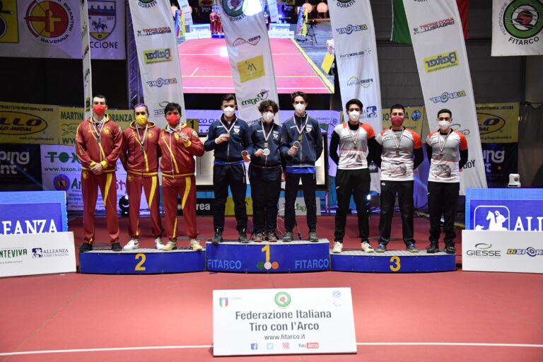 premiazione Arco Club Riccione campione divisione olimpica