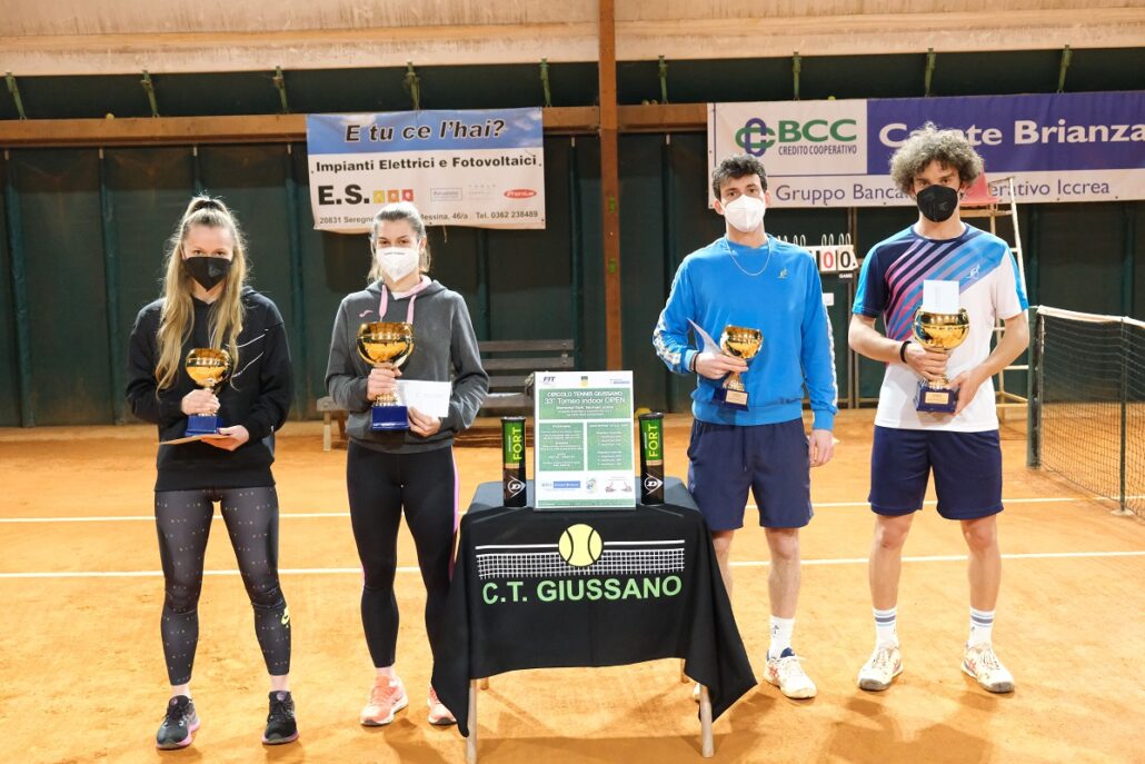 premiazione dell'Open a Giussano: a sinistra Alessandra Mazzola e Martina Colmegna