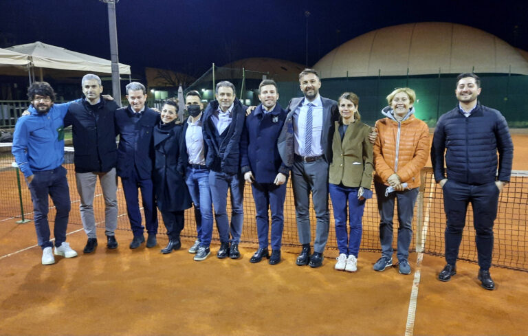 Il nuovo consiglio direttivo del Tennis Club Faenza