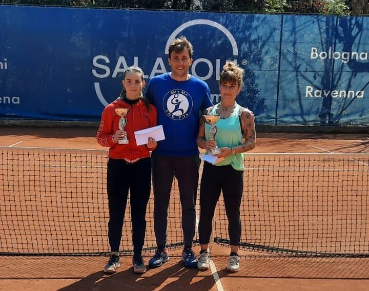 Premiazione singolare femminile MiMa Mare e Pineta