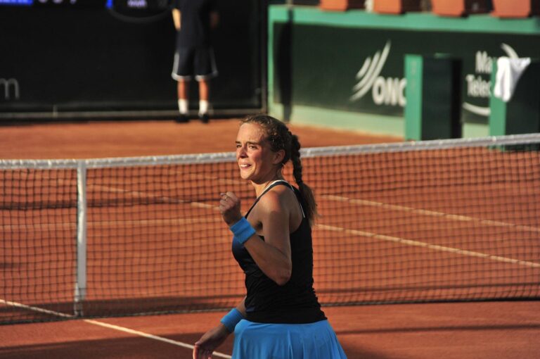 Lucia Bronzetti esulta: prima semifinale WTA in carriera