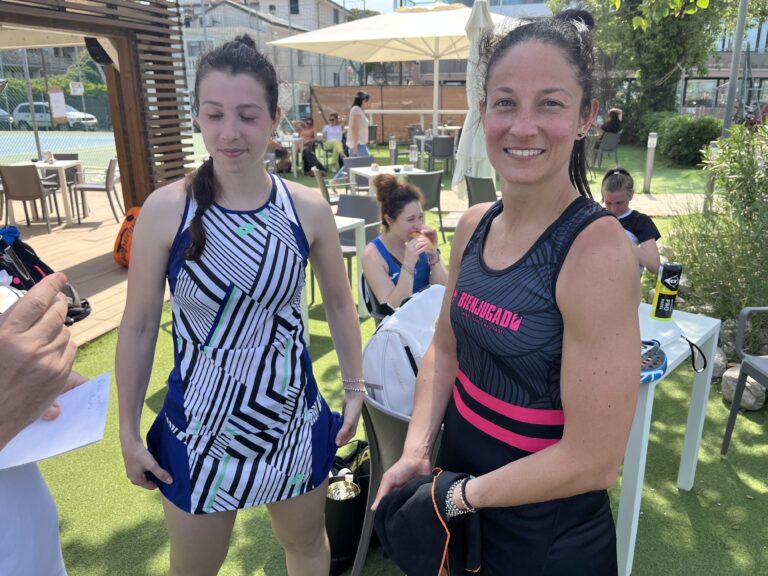 Matilde Danieli e Laura Bianchini sorridenti dopo il successo al Sun Padel Rimini