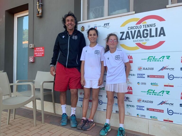 Le Under 12 del Ct Zavaglia con il maestro Massimiliano Bezzi
