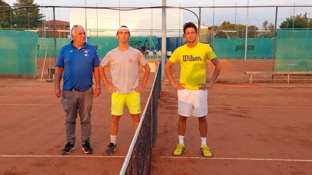 Riccardo Cicinelli e Pier Paolo Campoli con il giudice arbitro Paride Gordini