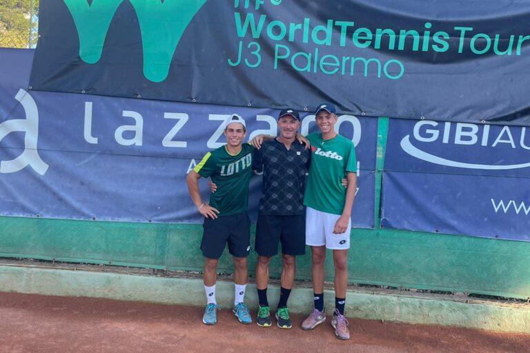 Lorenzo Angelini e Carlo Alberto Caniato con il maestro Alberto Casadei