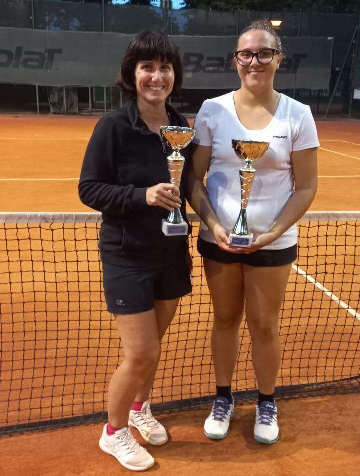 Cacciari Imola: premiazione del singolare femminile vinto da Melanie Carosella