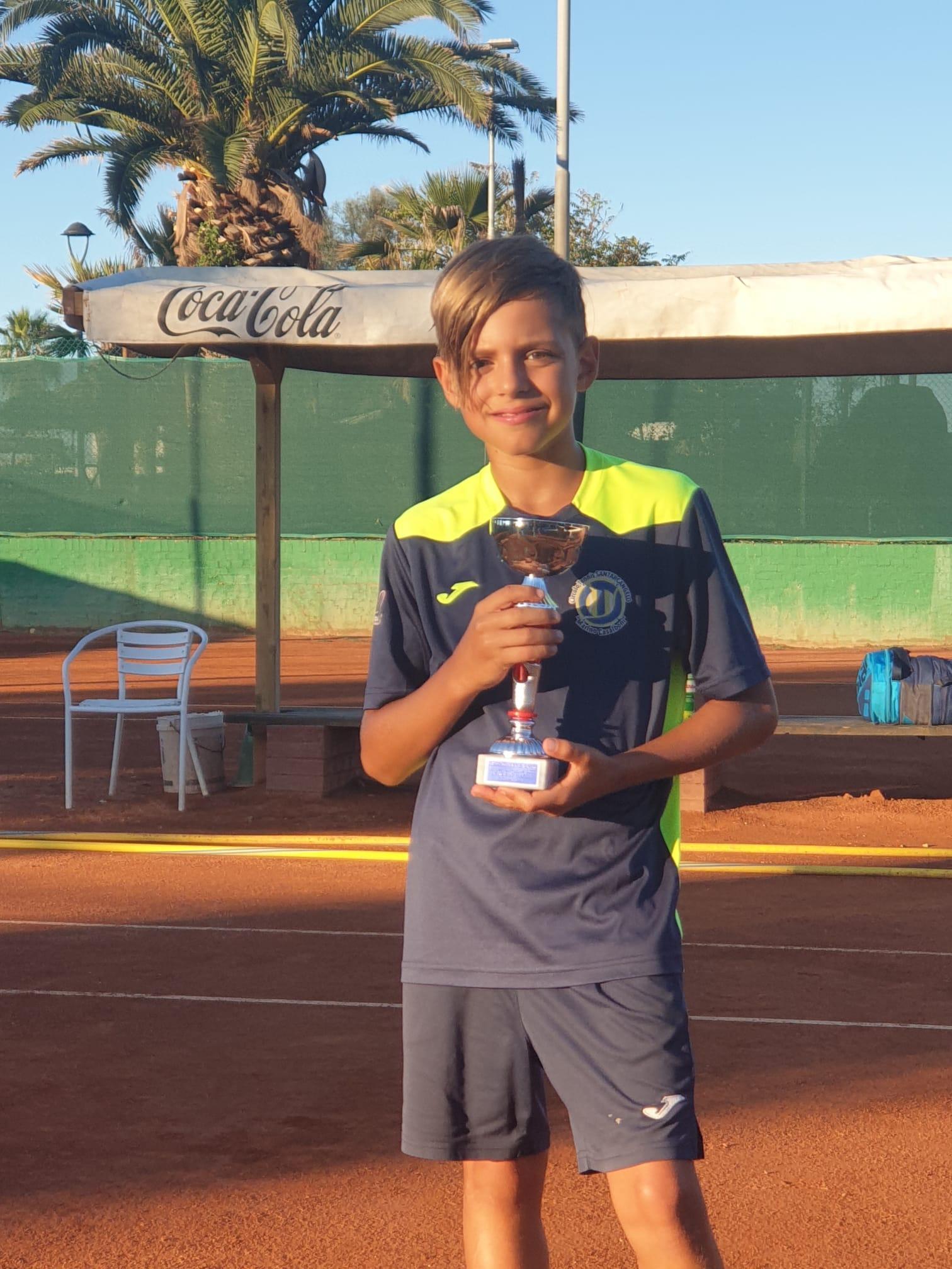 Nel trofeo “Cibe” di 3° al Tc Riccione approdano al quarto turno Bacchini, Zammarchi e Gualandri