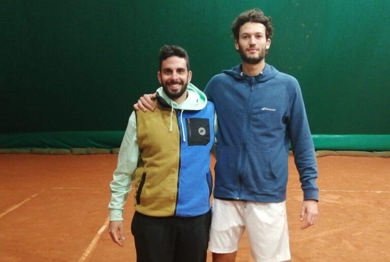 Alberto Morolli (a destra) con il maestro Giacomo Polidori del Tennis Club Riccione