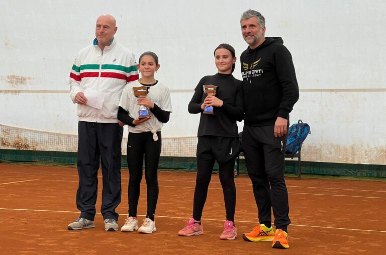 Rachele Franchini e Diamante Campana premiate da Giorgio Galimberti e Nazario Boni