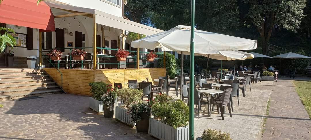 Primi match nel torneo Veterani del Ct Cacciari: a segno Maurizio Cerdini, Rocco Mazzeo e Giorgia Simonetti