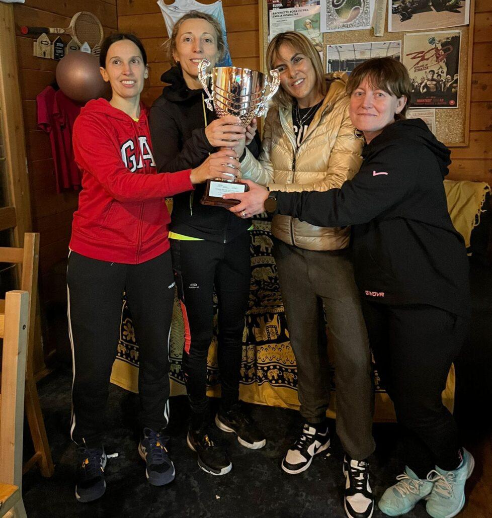 squadra Sabbione Ladys Cesena festeggia il titolo Winter Cup Tpra fase Argento