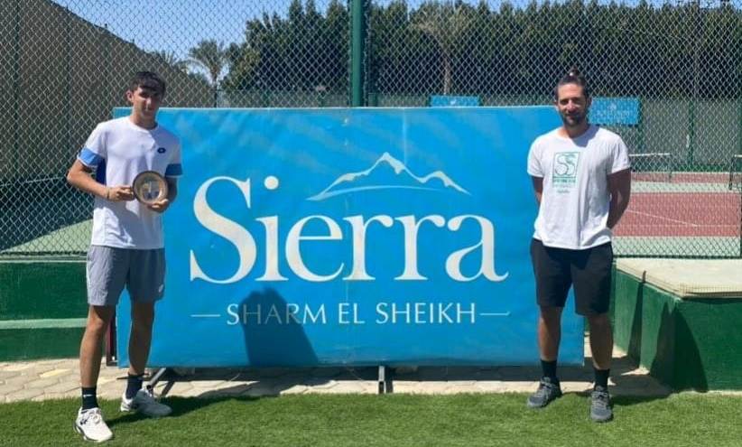 Federico Bondioli con il suo tecnico Francesco De Laurentiis a Sharm El Sheikh