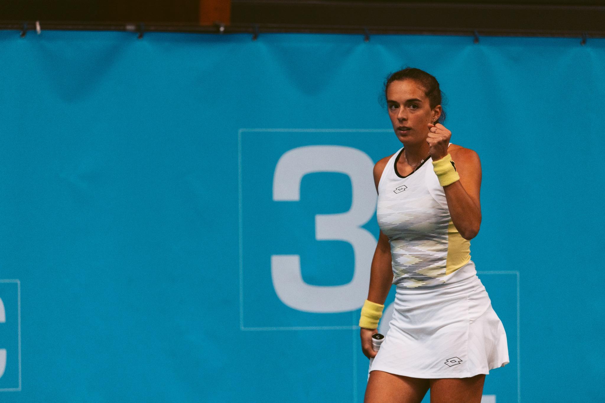 Lucia Bronzetti travolge la francese Rouvroy e si prende la finale nell’Itf di Croissy Beaubourg