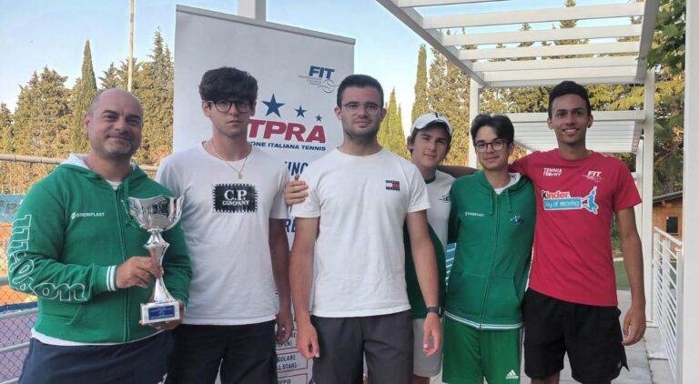 La squadra del Ct Massa Lombarda vincitrice della fase regionale di Coppa Italia Tpra con il capitano Ivan Capra